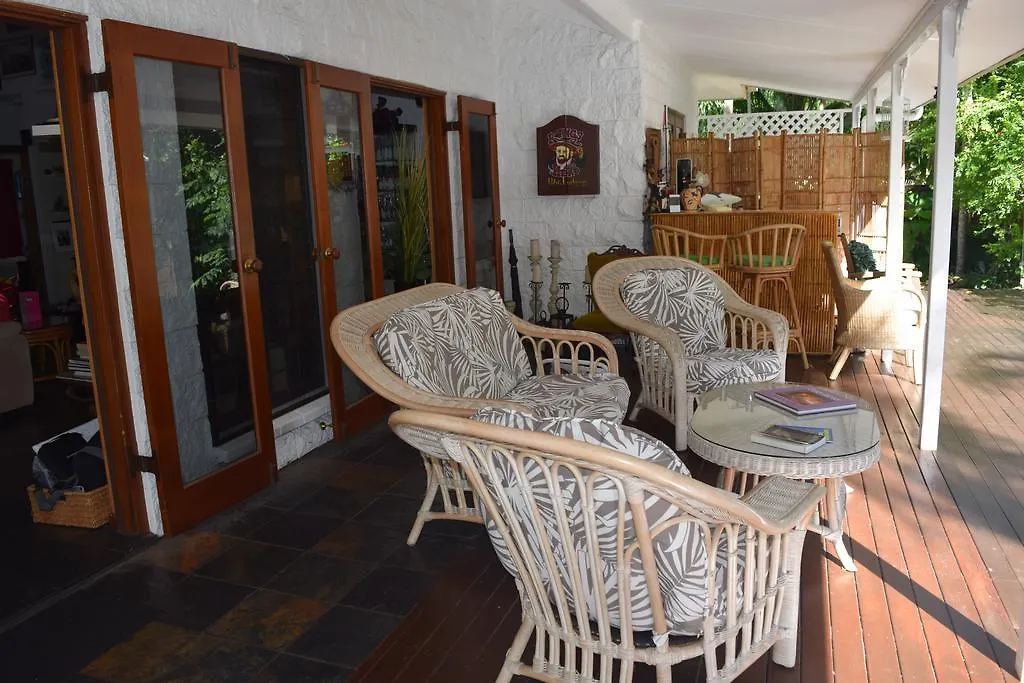 South Pacific Bed & Breakfast Clifton Beach 4*,  Australia