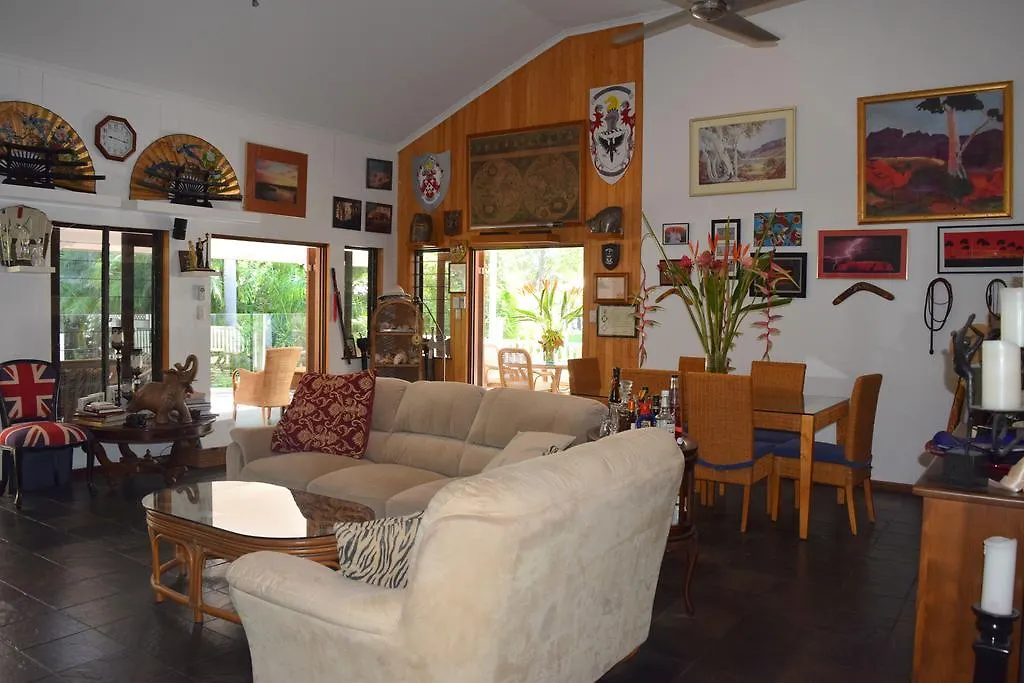 South Pacific Bed & Breakfast Clifton Beach