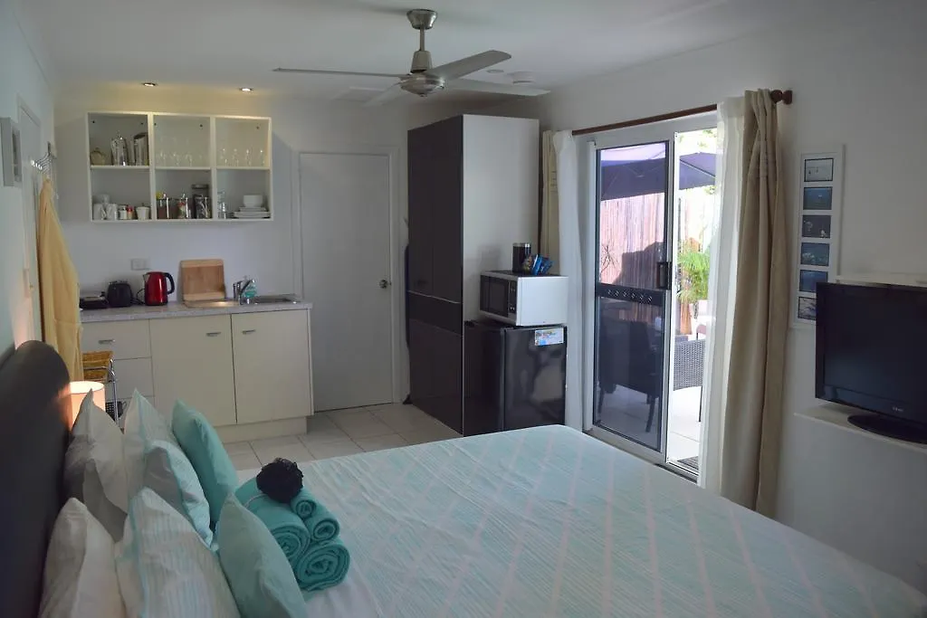 South Pacific Bed & Breakfast Clifton Beach